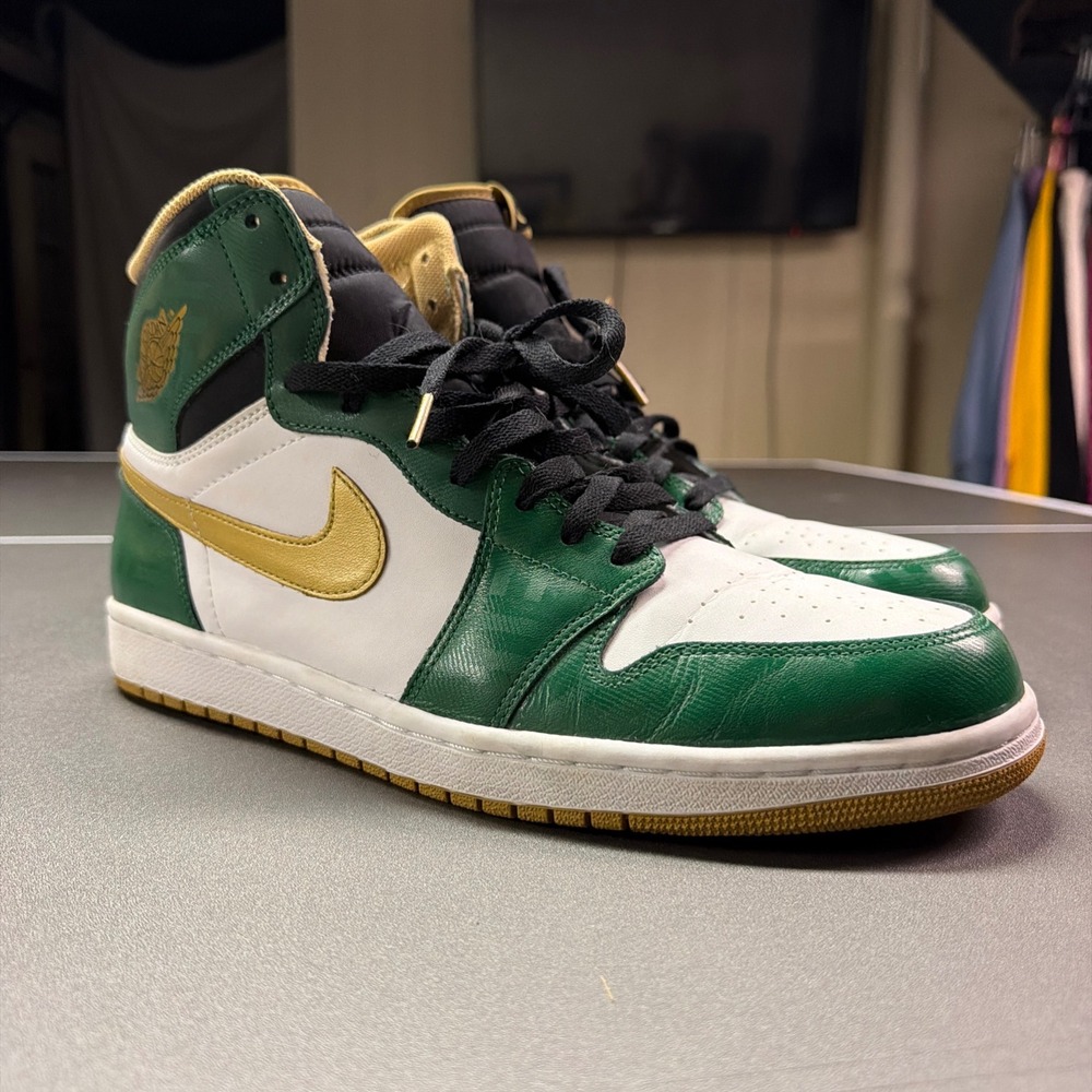 Nike Air Jordan 1 Retro High OG Celtics Sneakers 555088-315 Sz 12.5